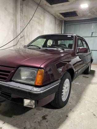 CHEVROLET MONZA 2.0 CLASSIC 8V GASOLINA 4P MANUAL CHEVROLET MONZA 2.0 CLASSIC 8V GASOLINA 4P MANUAL
